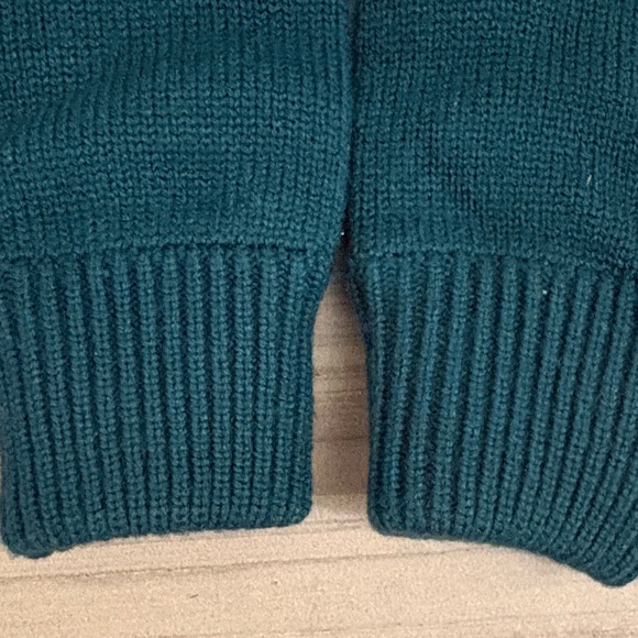 Lele Sadoughi Teal Knit Fingerless Gloves with Pink Accents - Picture 6 of 9